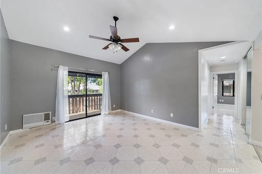 20702 El Toro Rd — Photo 3