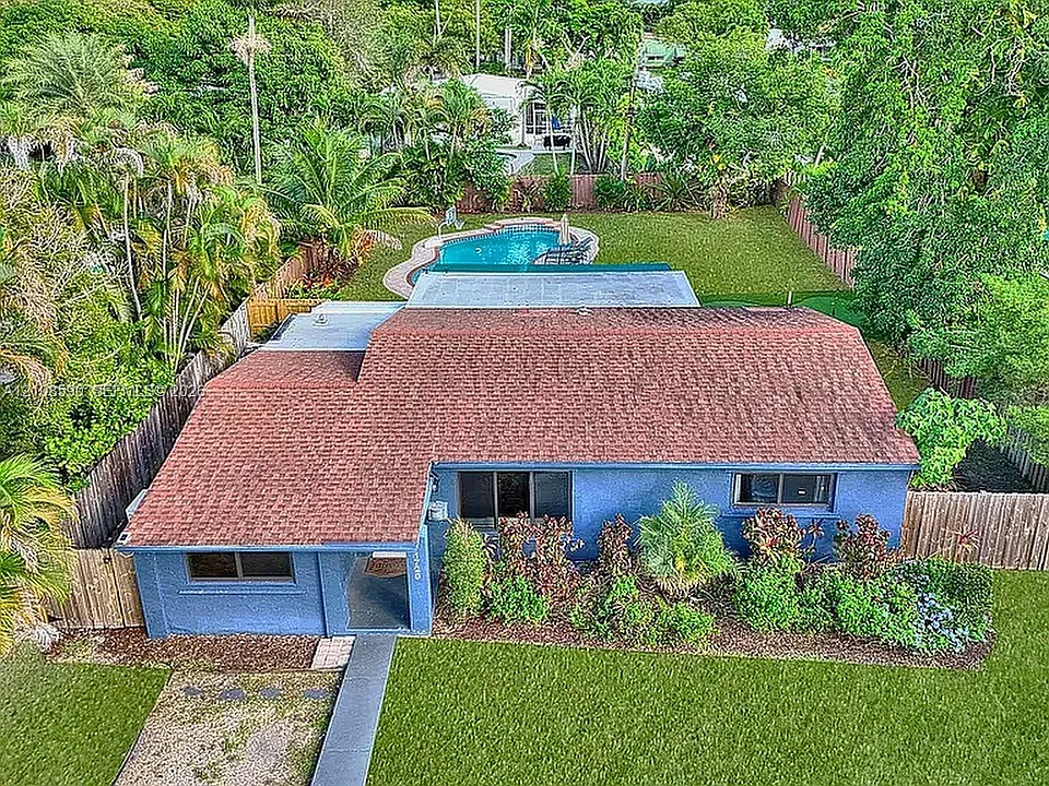 1728 NE 17th Ter