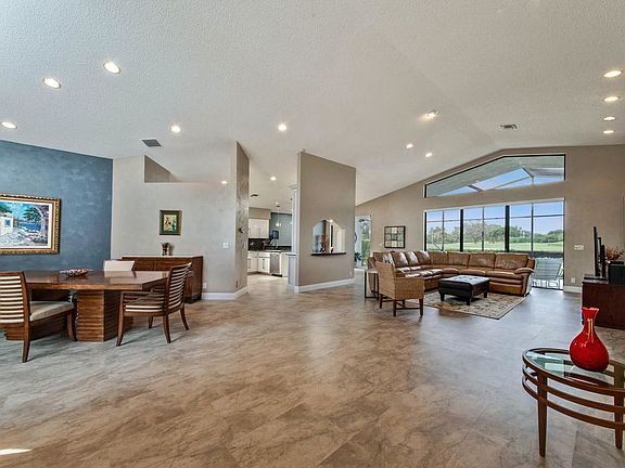 5th image of 11474 Victoria Cir