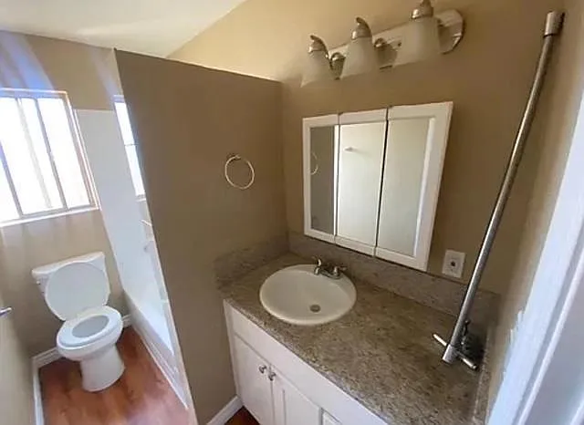 1127 W 252nd St #9 — Photo 20