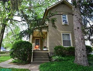 2nd image of 276 E Lincoln Ave