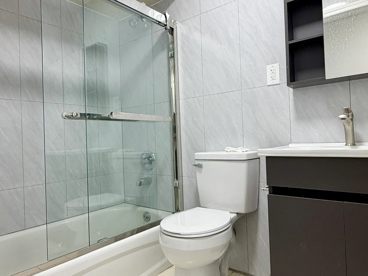 2 bed, 1400 sqft, $2,300 — Photo 3