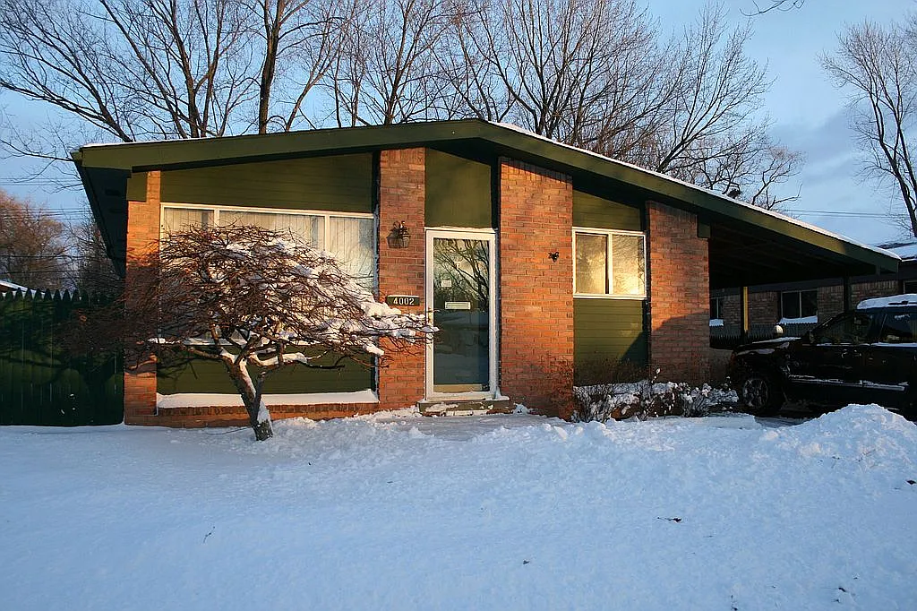 4002 Edgeland Ave photo 1