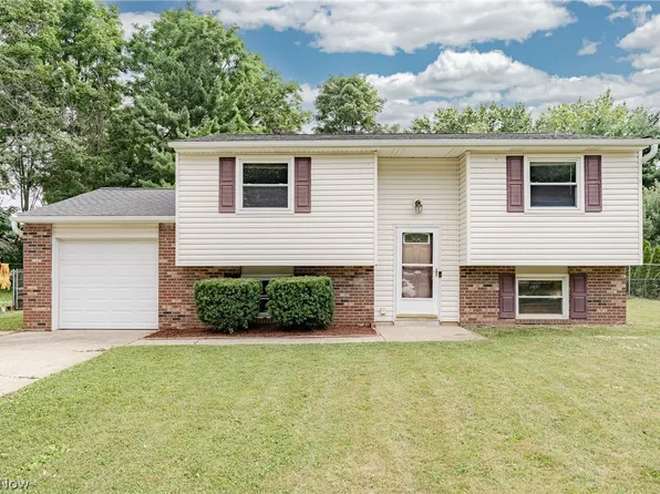 4988 Commanche Trl, Stow, OH 44224