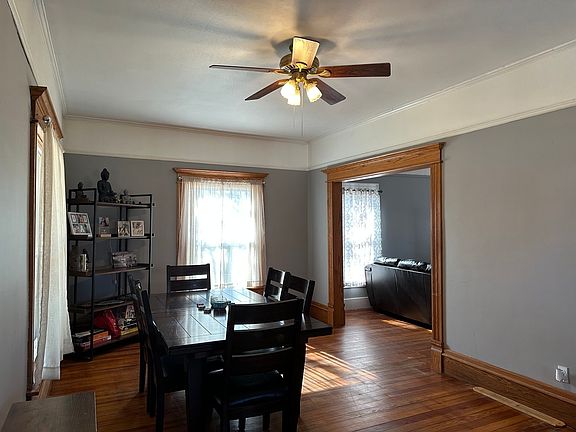 5th image of 515 Burlington St