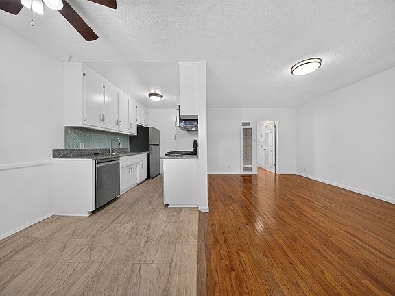 3rd image of 11330 Ohio Ave #12701