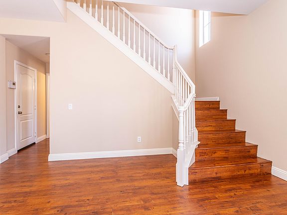 5th image of 37940 Sunnyvale Ln