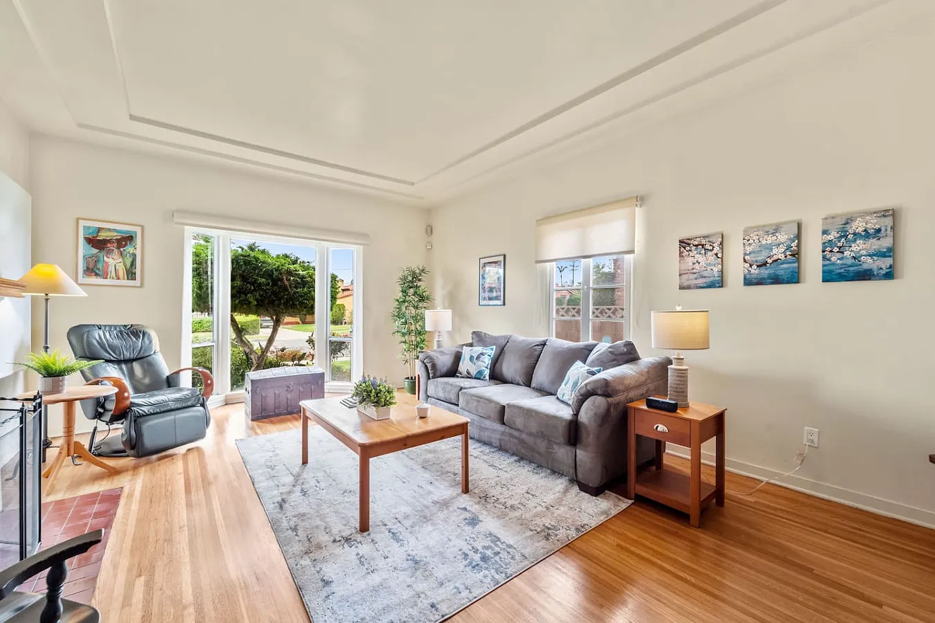 2 bed, 1.5 bath, 1311 sqft, $3,995 — Photo 2