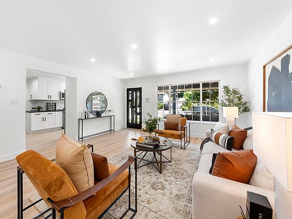 4th image of 3033 Peppermint Dr