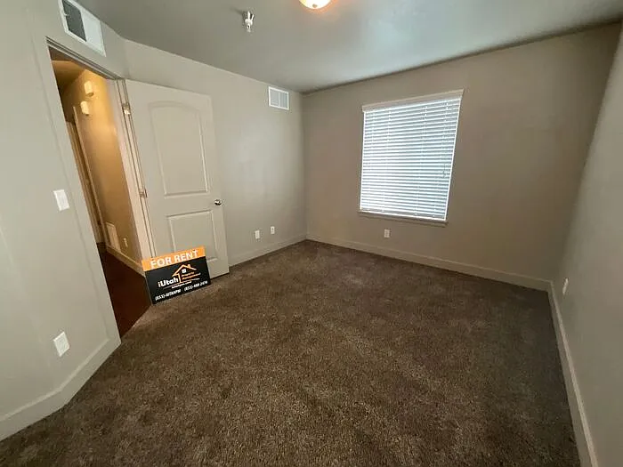 180 E 125 N #22 — Photo 15