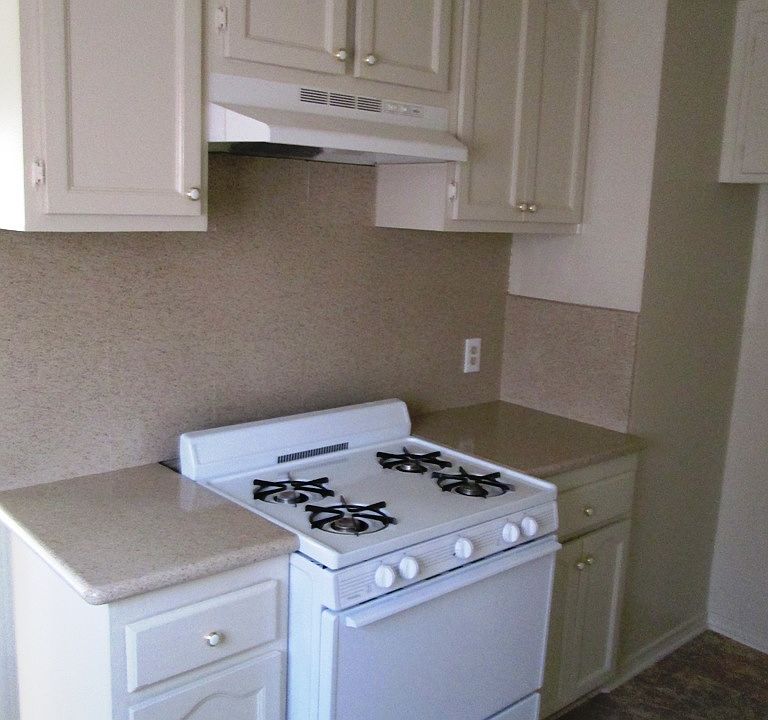 1st image of 14429 S Berendo Ave APT 03