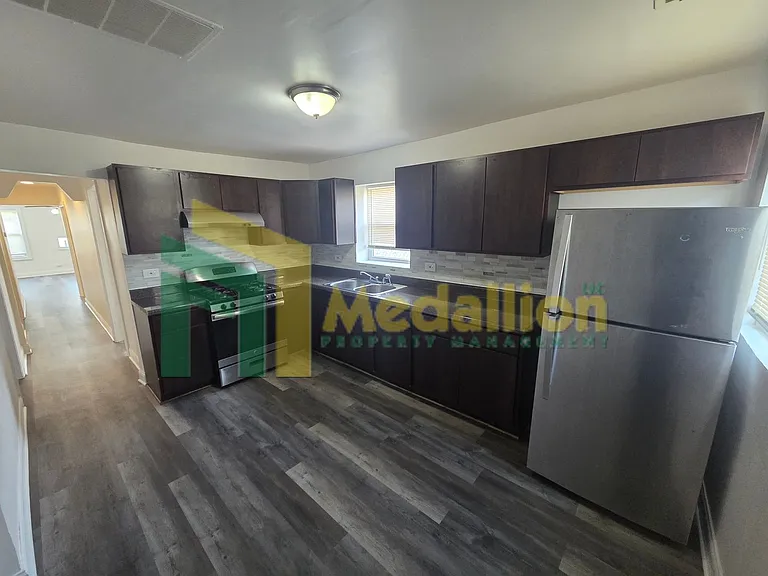 9341 S Parnell Ave — Photo 13