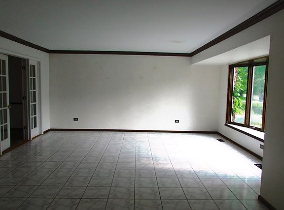 5th image of 429 Brookwood Dr