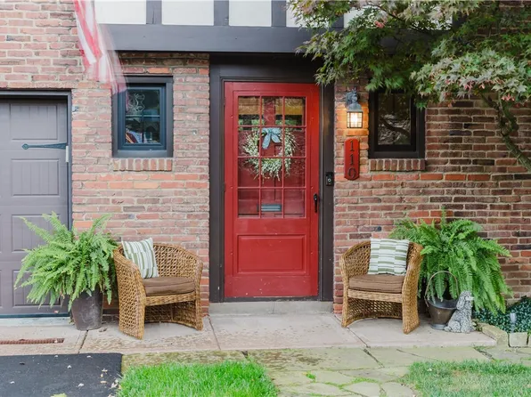 110 Columbia Dr, Pittsburgh, PA 15236