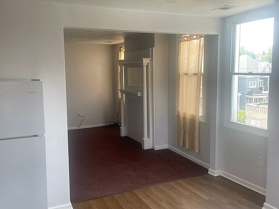 3rd image of 569 Greenfield Ave