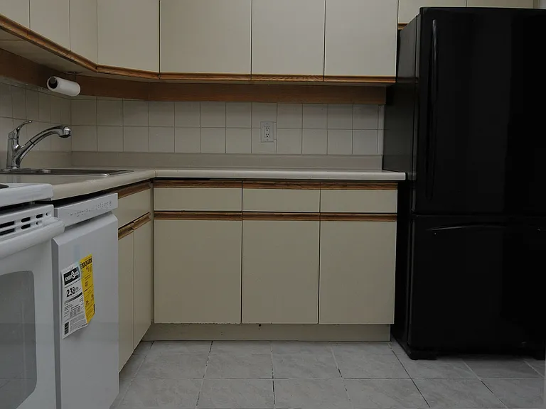 1013 Pape Ave #A — Photo 23