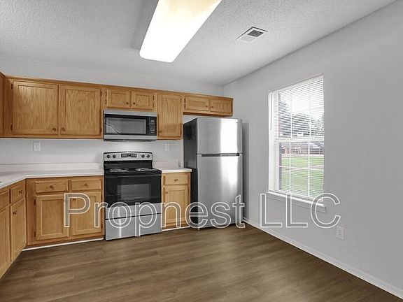 5th image of 840 Barrington Woods Cv