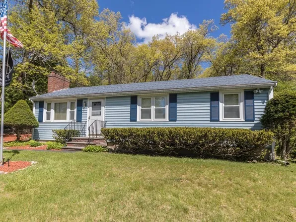 18 Pine Ridge Dr, Ayer, MA 01432