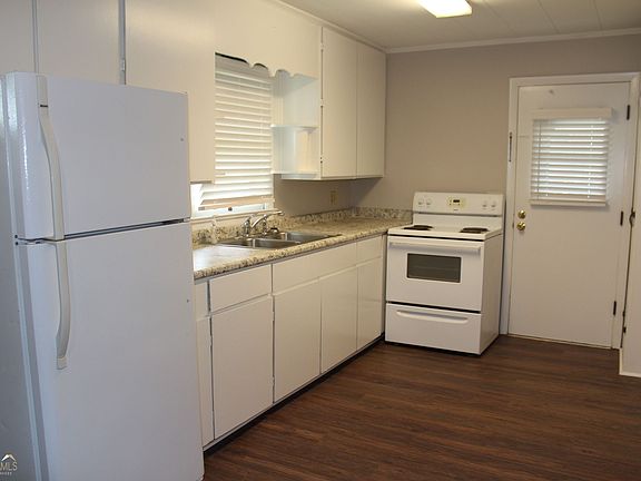 5th image of 518 Park Ave