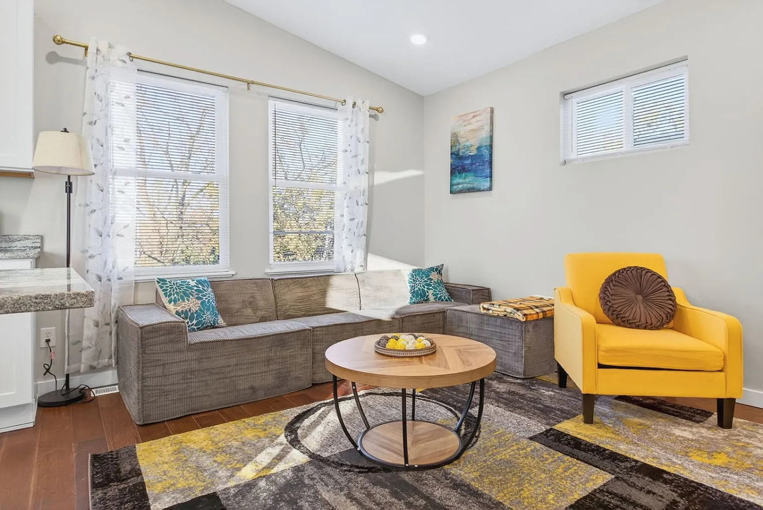3 bed, 2.0 bath, 1614 sqft, $3,899 — Photo 1