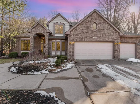 1915 Ramble Ln, Midland, MI 48640