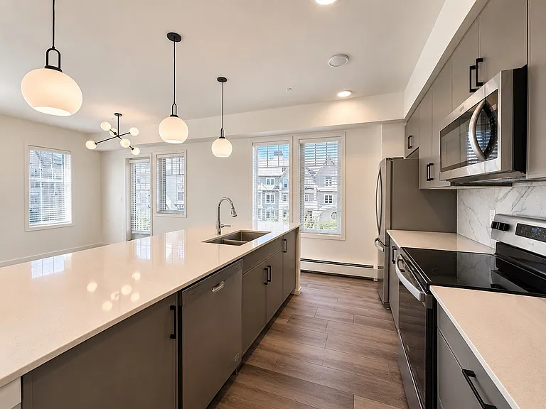 140 Mahogany St S #111 — Photo 9