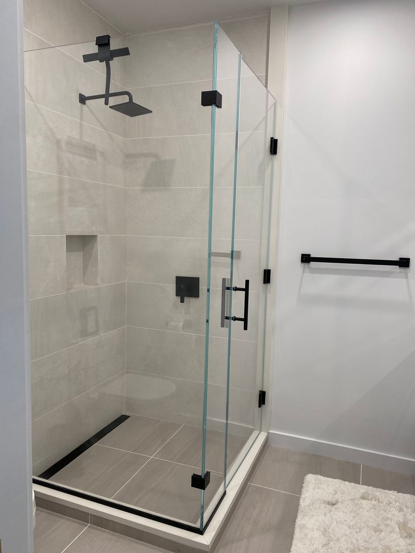  Main floor 3rd bedroom with ensuite bathroom 