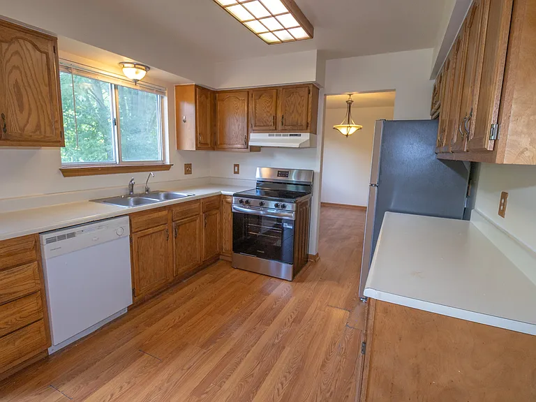 42091 Greenwood Dr — Photo 9