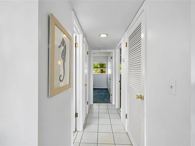 2525 W Bay Dr #C21 — Photo 25