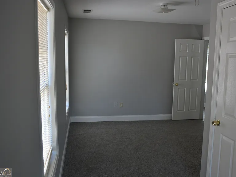 910 McDaniel St SW — Photo 11