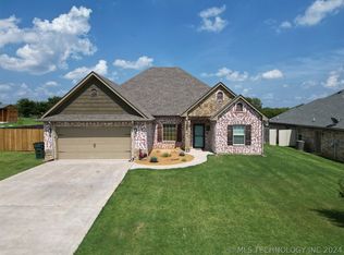 204 Scenic Cir, Ardmore, OK 73401