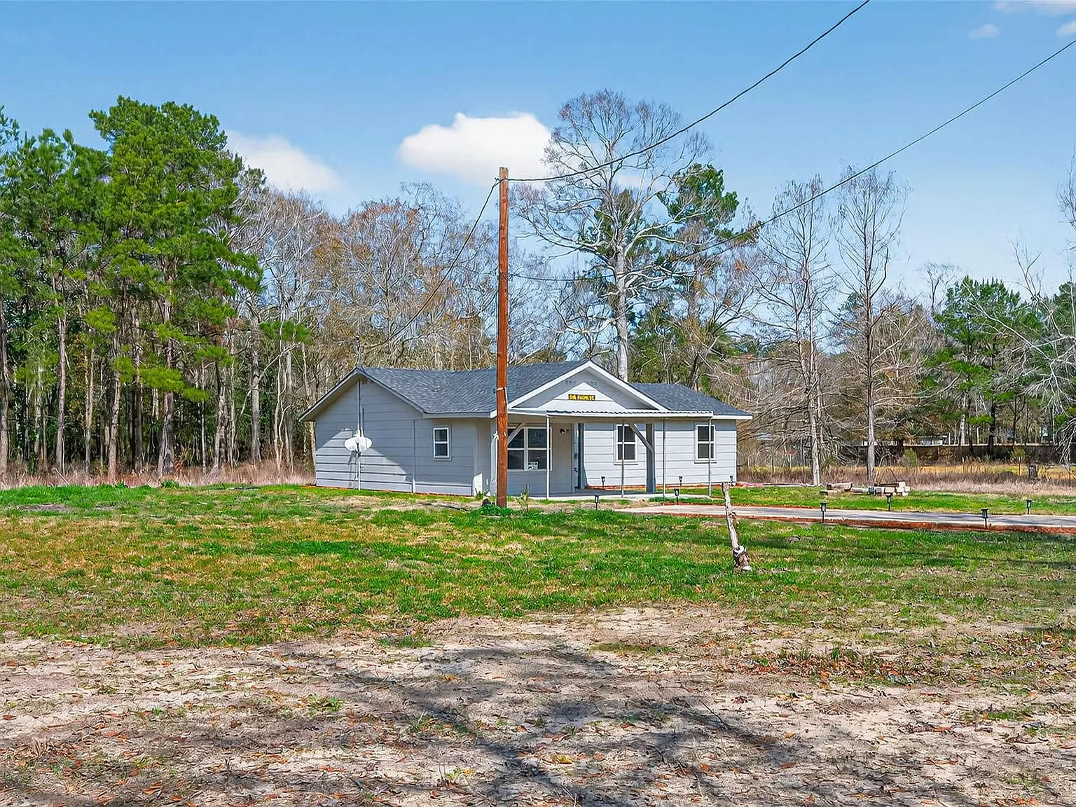 3 bed, 2.0 bath, 1166 sqft, $1,600 — Photo 3