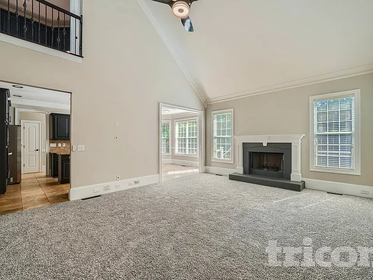 300 Fallstone Path — Photo 5
