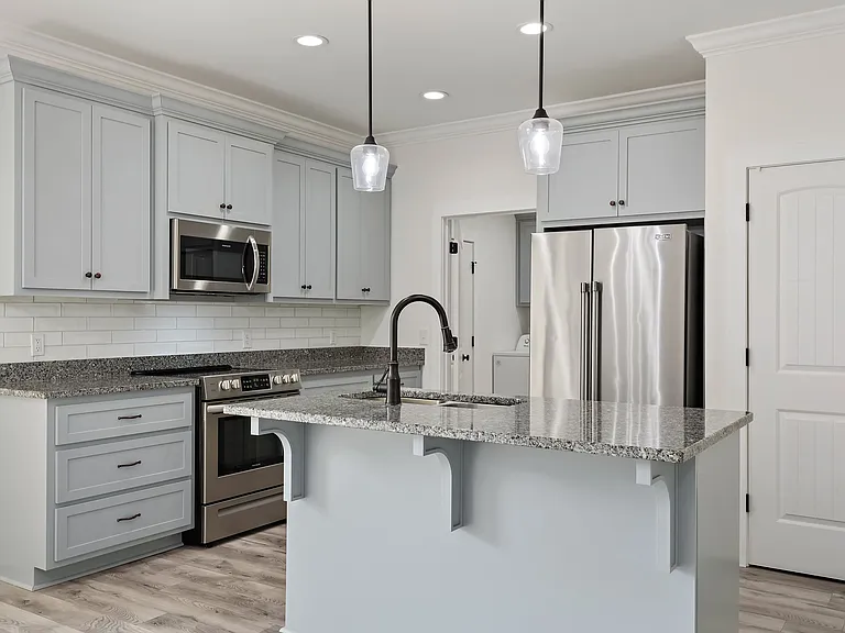 208 Savannah Dr — Photo 10