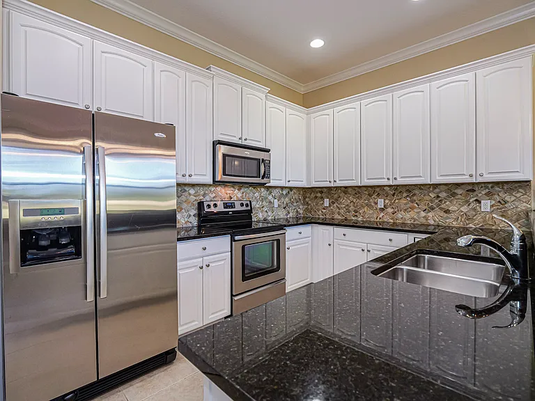 1965 Bridgepointe Cir #84 — Photo 8