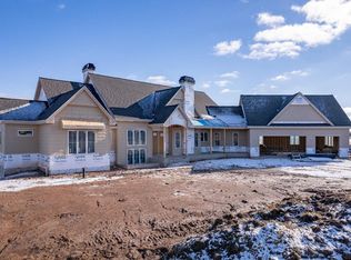 3561 West Pine View COURT, Mequon, WI 53097