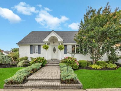 32 Albert Street, Hicksville, NY, 11801