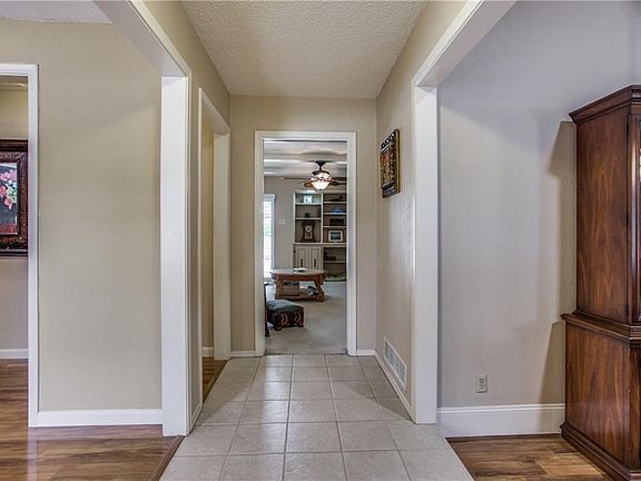 4th image of 7037 Merriman Pkwy