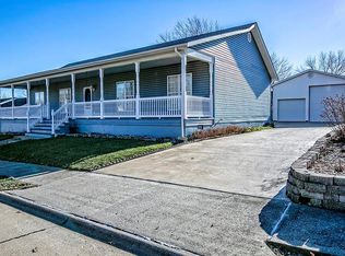 116 W Hunters Rdg, Valmeyer, IL 62295