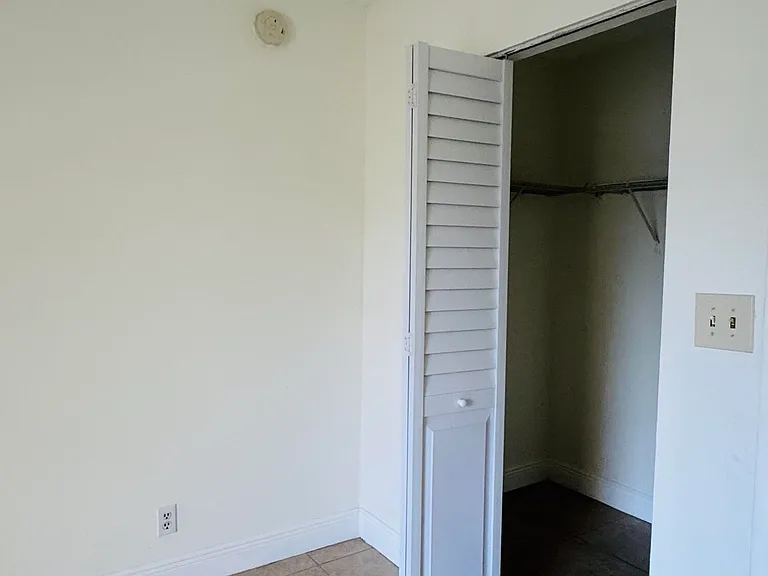 480 NW 20th St #3020 — Photo 3