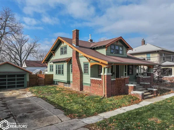 104 S 2nd St, Fairfield, IA 52556