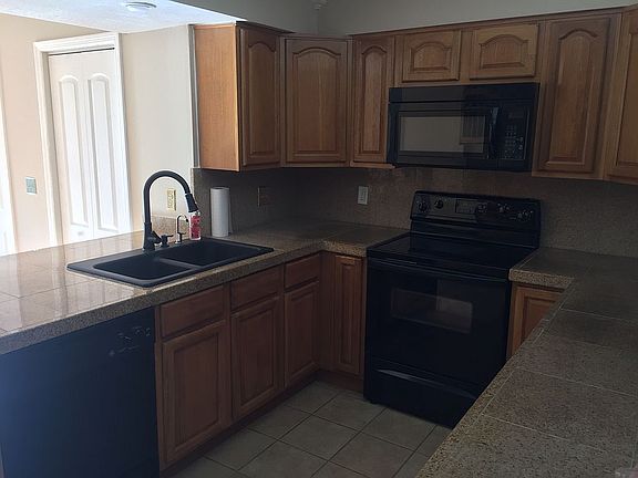4th image of 4122 Woodlark Dr