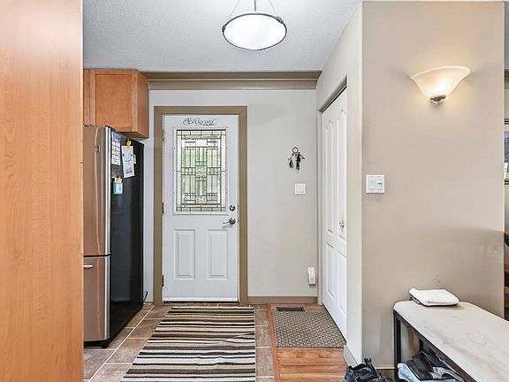 4th image of 889 Elder Rd