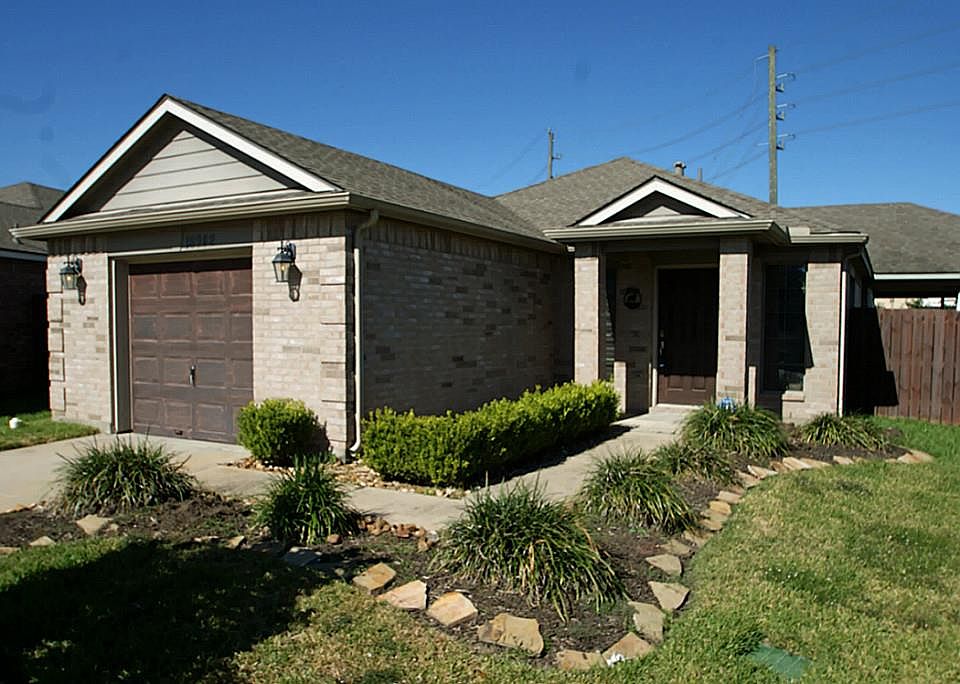 1st image of 18942 Dennington Dr