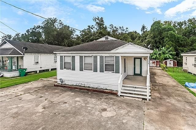1st image of 1134 Oak Ave