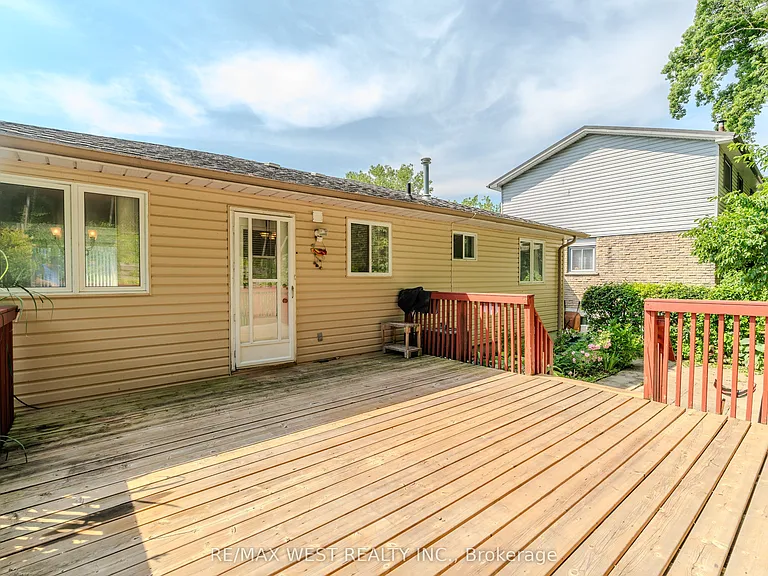 147 Forest Rd — Photo 13