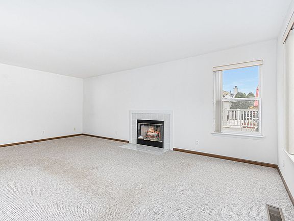 5th image of 1356 Oakland Cir