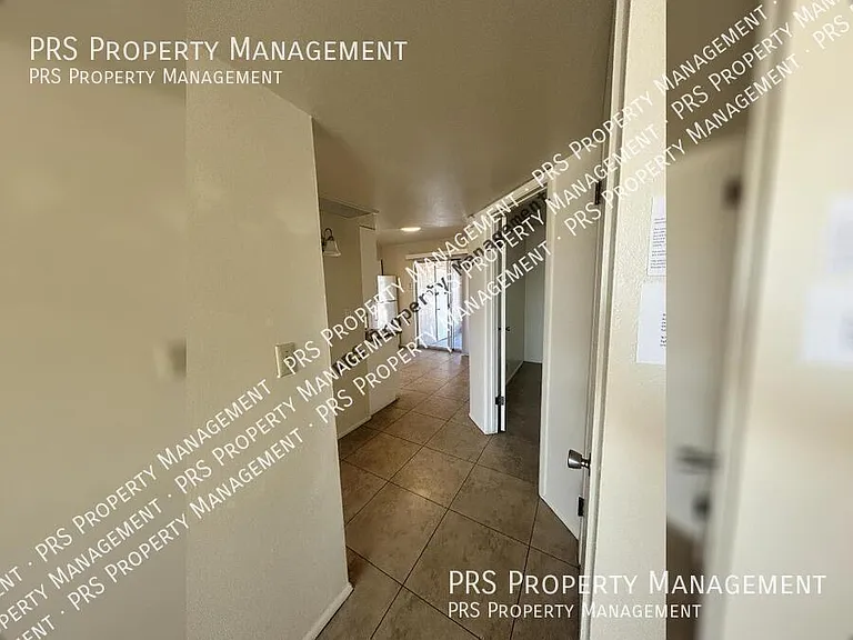 5233 E University Dr #B — Photo 8