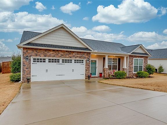 2nd image of 1026 Blythwood Dr