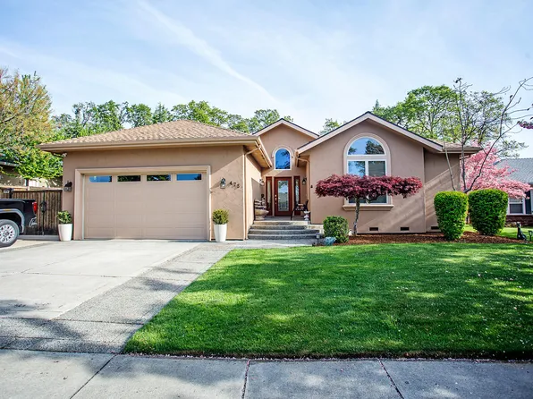 475 Robert Trent Jones Blvd, Eagle Pt, OR 97524